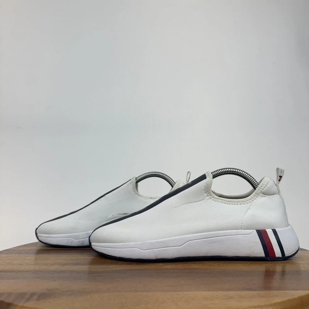 New Womens Tommy Hilfiger Arizel White Slip On Casual Sneakers‎ Size 8.5 M NWOB